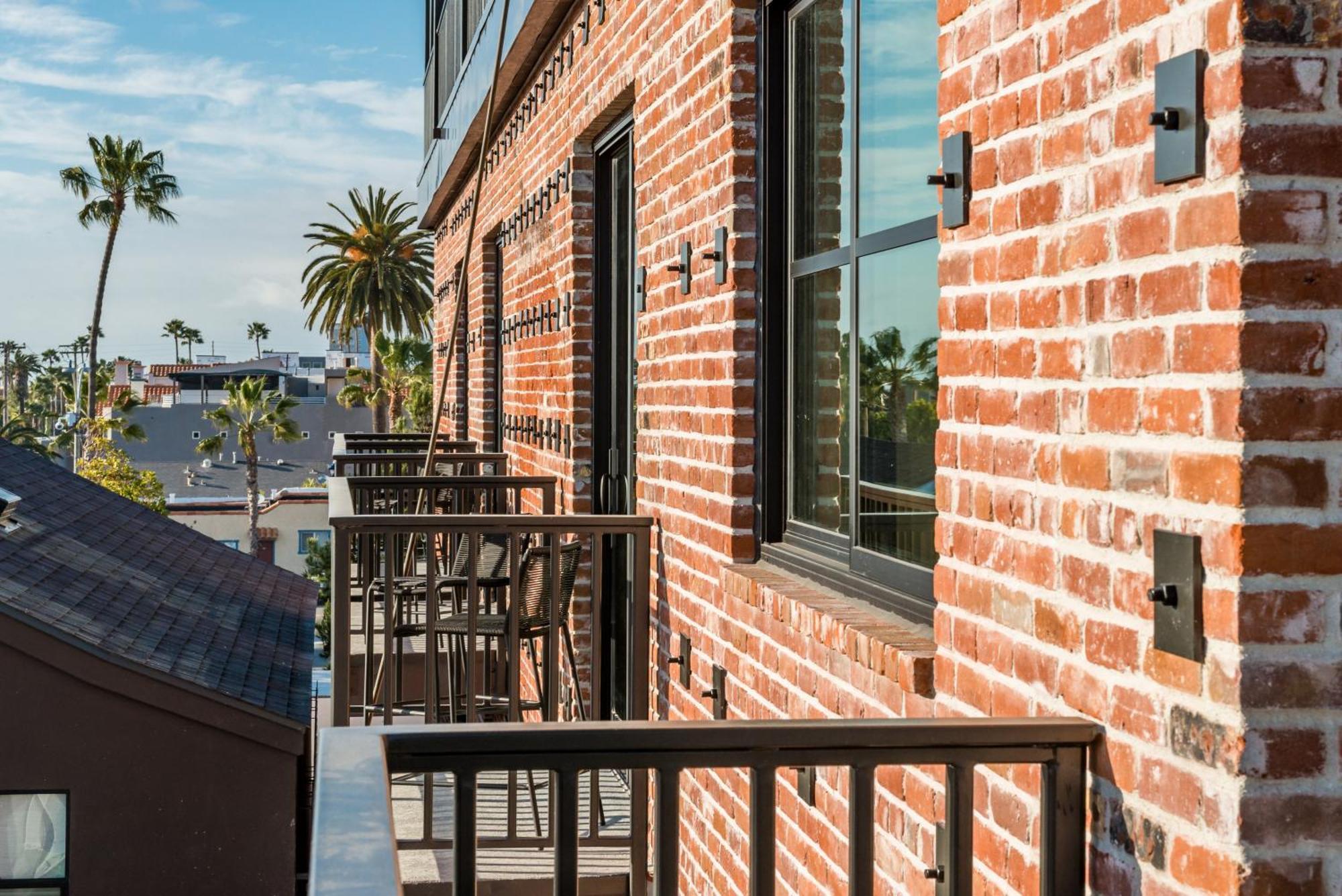 The Brick Boutique Hotel 오션사이드 외부 사진